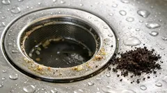 排水口が詰まる前に知りたい、キッチンで流してはいけないNG7つ